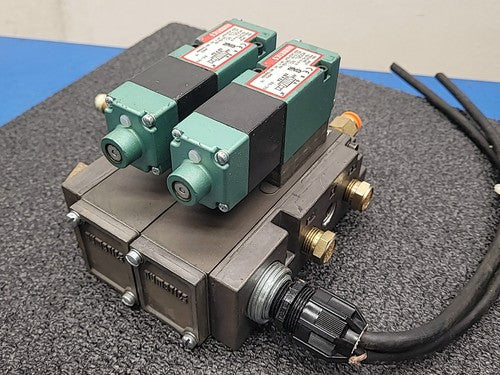 Numatics 228-703B Solenoid 2 Valve Manifold Pneumatic Air Control 120VAC