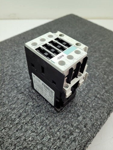 Siemens Contactor 3RT1025-1B..0 G/140411 E05* NQ140224 Auxiliary Contact