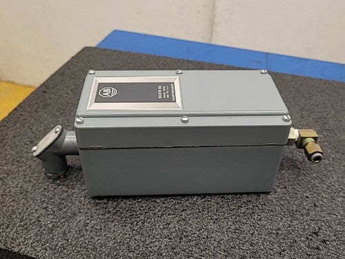Allen Bradley 836-C7J Pressure Control Switch Bulletin 836 Series B Adjustable