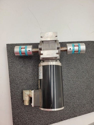 Lenze SSN40-1GDAR-063C22 Servo Motor SSN40-1FDAR 15:1 Gear Reducer Dual Shaft