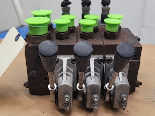 Danfoss 11166838 Hydraulic Stack Control 3 Valve Manifold w/ Manual Levers V4