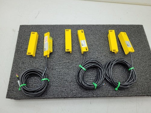 Lot of 3 Sick RE300-DA03P Safety Switch Non Contact w/Actuator 5' Cable 6025080