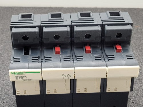 SCHNEIDER ELECTRIC DF223NC 4 FUSE HOLDER 22x58mm Fuses DIN Rail Mount