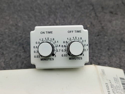 Dayton 1EGD3 Time Delay Relay Repeat Cycle 120V AC/DC t1 t2 0.03 - 3 Min No Base