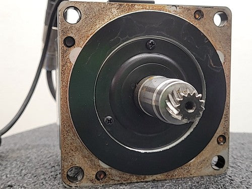 Yaskawa SGMPH-08AAA41D AC Servo Motor Sigma II w/ Cables & Splined Gear
