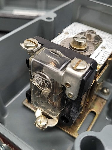 Allen Bradley 836 Differential Pressure Control Switch Sensor Bulletin 836-C7J
