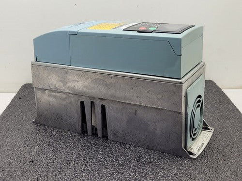Johnson Controls VSD AC Drive SVX002A1 SVX9000 3HP 3PH 220-240 0-500Hz 11A