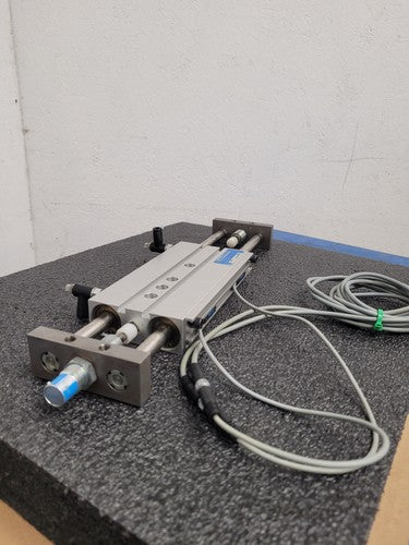 Festo DPZ-25-100-P-A 32705 Pneumatic Linear Air Cylinder Actuator w/ Sensors