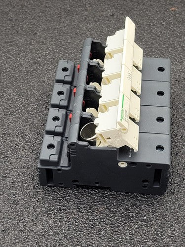 SCHNEIDER ELECTRIC DF223NC 4 FUSE HOLDER 22x58mm Fuses DIN Rail Mount