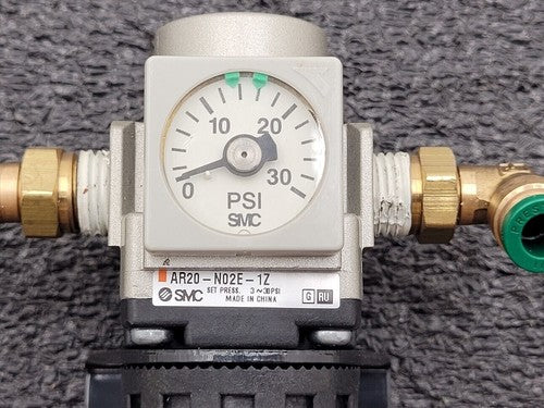 Lot of 9 SMC AR20-N02E-1Z Regulators w/ Mounting Brackets 0-30 PSI 1/4" Fittings