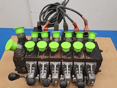 Danfoss PVG 32 Proportional Hydraulic Control Valve Bank w/ 6 Manual Levers V1