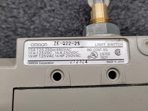 Omron ZE-Q22-2S Industrial Limit Switches 15A Roller Plunger Lot of 6
