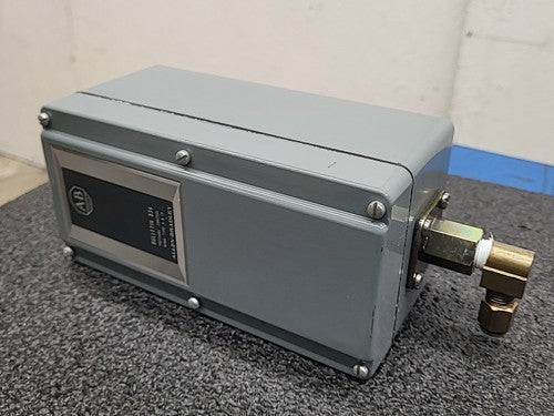 Allen Bradley 836-C7J Pressure Control Switch Bulletin 836 Series B Adjustable