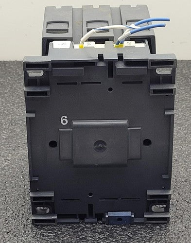 Telemecanique Contactor LC1D150 Aux Contact w/ LA9 D 115603/604 Lugs 24VDC Coil