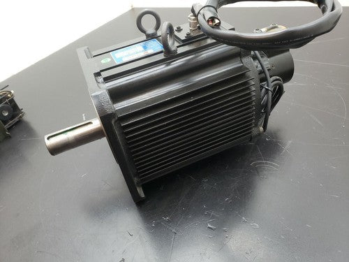 Sanyo Denki BL Super Servo Motor 61BM120RXSC0 W/ Drive 67ZA050ABC2S02