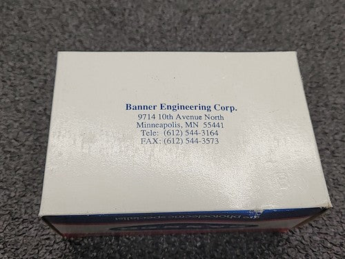 Banner SM912VQD Visible Beam Photoelectric Sensor Industrial Yellow Housing
