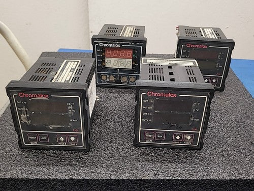 Chromalox 2104 Digital Temperature Process Controller Panel Mount Lot of 4