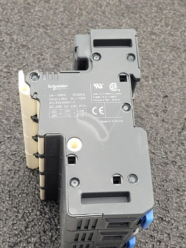 SCHNEIDER ELECTRIC DF223NC 4 FUSE HOLDER 22x58mm Fuses DIN Rail Mount