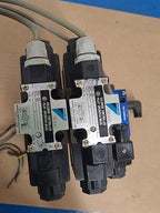 Tokimec Vickers DG4V-3-6B Daikin Hydraulic 3x Solenoid Valve Manifold Assembly