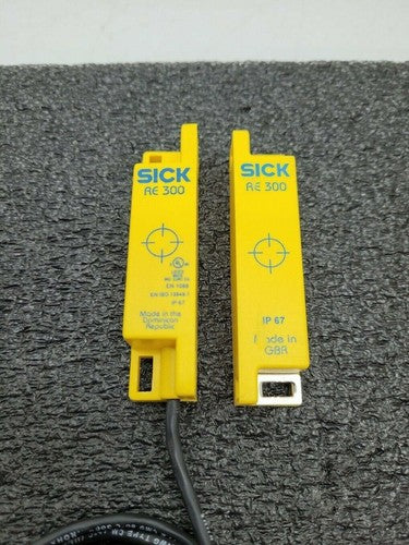 Lot of 3 Sick RE300-DA03P Safety Switch Non Contact w/Actuator 5' Cable 6025080