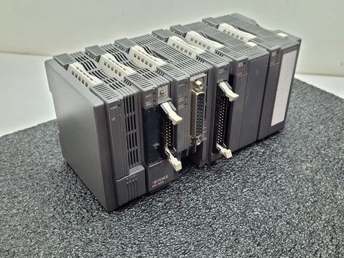 KEYENCE KV-300 PLC KV-U5 24VDC 2x KV-B16R Relay KV-L2 Serial KV-C32X DC Input