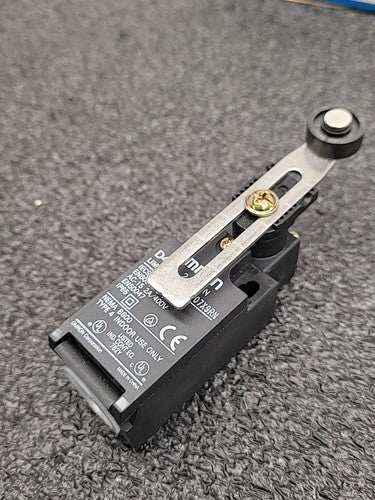 Lot of 3x Omron D4D-2121N Safety Switch Limit Roller Arm Industrial Sensor
