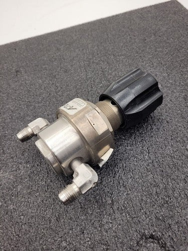 APTech High Pressure Corrosive Gas Regulator/Shutoff 1000PSI to 60PSI 1/4" M VCR