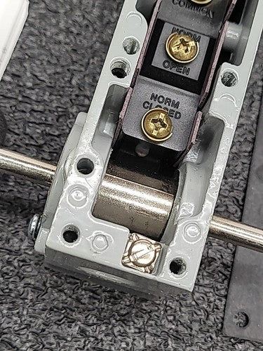 Namco EA150-30274 Snap-Lock Rotary Limit Switch 1NO/1NC Double Ended Shaft