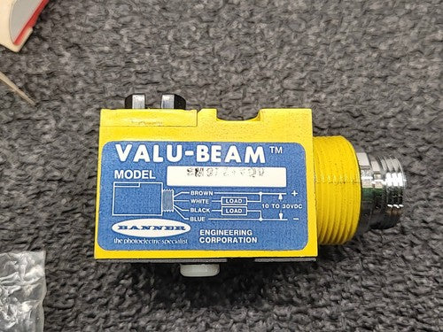 Banner SM912VQD Visible Beam Photoelectric Sensor Industrial Yellow Housing