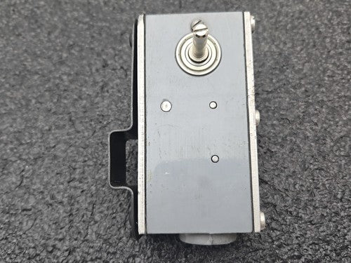 Namco Controls EA15030275 Limit Switch Industrial Rotary Actuator with Manual