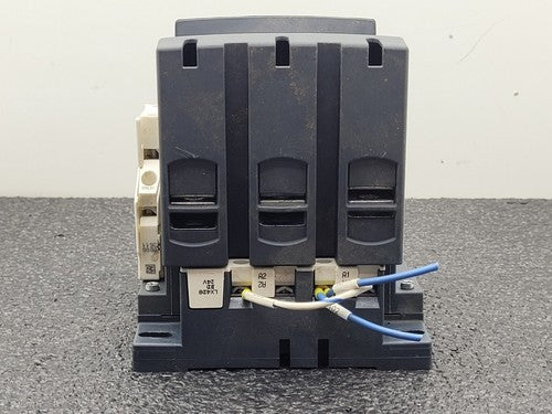 Telemecanique Contactor LC1D150 Aux Contact w/ LA9 D 115603/604 Lugs 24VDC Coil