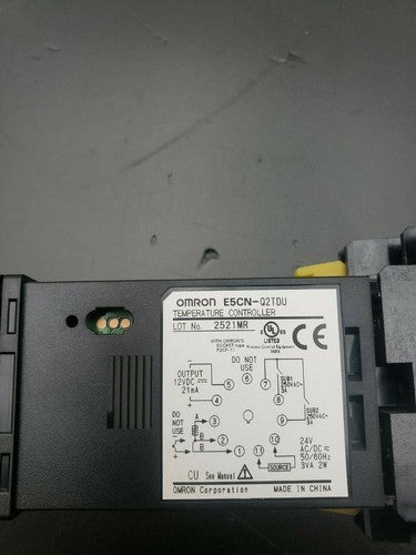 Omron E5CN-Q2TDU Temperature Controller With Omron P2CF-11 Din Mount