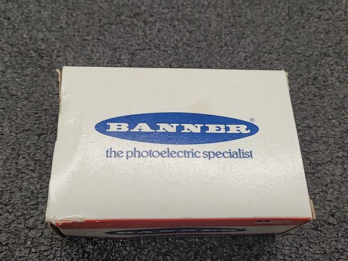 Banner SM912VQD Visible Beam Photoelectric Sensor Industrial Yellow Housing