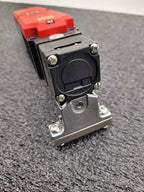 Omron STI TL4019-20241 Safety Interlock Switch 44534-2030 with Key Working Pull