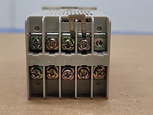 Omron E5CS-R1PX-F Digital Temperature Controller PID Thermostat Lot of 4