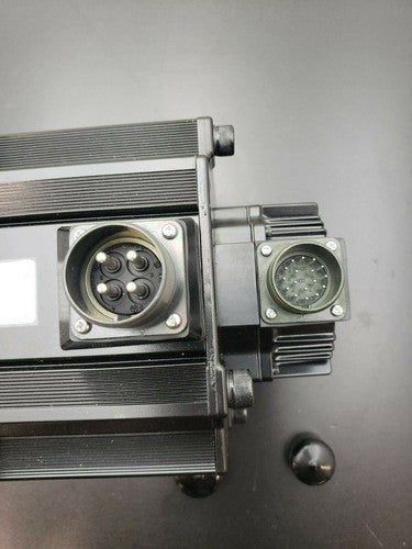 New Yaskawa AC Servo Motor SGMG-20ASB New 2Kw 200V 18.5 A