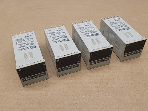 Omron E5CS-R1PX-F Digital Temperature Controller PID Thermostat Lot of 4
