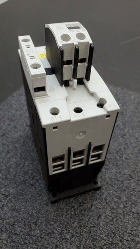 EATON Moeller DIL M50 Contactor 115-600V 3-50HP 80 Amp 3-Pole 24VDC Coil