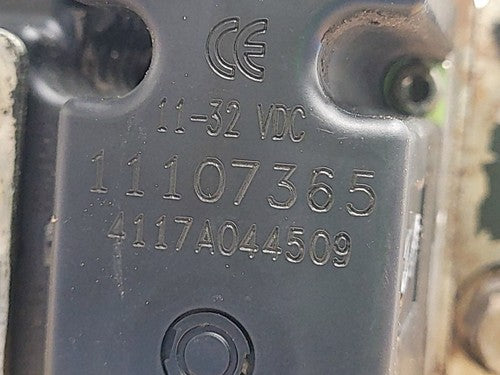 Danfoss PVG 32 Proportional Hydraulic Control Valve Bank w/ 6 Manual Levers V1