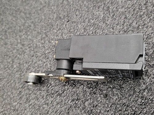Lot of 3x Omron D4D-2121N Safety Switch Limit Roller Arm Industrial Sensor