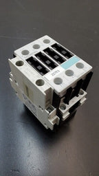 SIEMENS SIRIUS 3RT1024-1B Contactor E05 3 Phase w 3R1921-1DA11 Auxiliary Contact