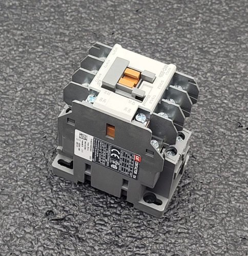 Lot of 14 LS Contacter 690v 22A 12A 9A + MT-32 32A/2H Thermal Overload Relay