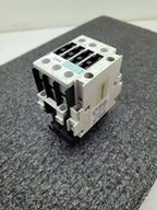 Siemens Contactor 3RT1025-1B..0 G/140411 E05* NQ140224 Auxiliary Contact