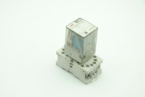 Allen Bradley 700-HA33Z24 24VDC Relay, 250VAC 10A, 700-HN101 Base - Lot of 4