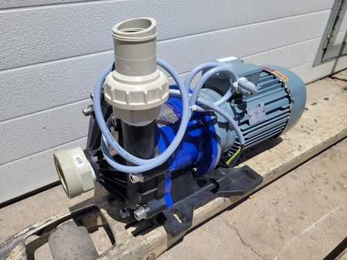 Iwaki MX-402CV6E GFRPP Magnet Drive Pump 1.8kW 230/400V 20-200l/m 19.m Head 60Hz