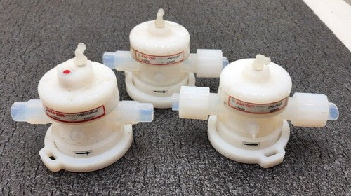Lot of 3x Furon Pneumatic High Purity Valve UPM2-F812NC-VI 1108537, 2x 1104556
