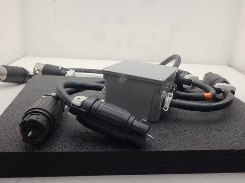 Industrial Power Distribution Junction Box Splitter 2 in 4 Out 3PH 4W 250VAC