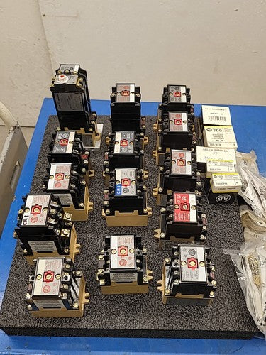 Allen Bradley Bulletin 700 AC Relay Lot PKB40 Pneumatic Time Delay Jumper Kits