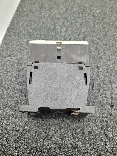 Eaton DIL M12-10 24V Coil AC OR DC Contactor 4 Pole XTCE012B10 DIN Rail 12A