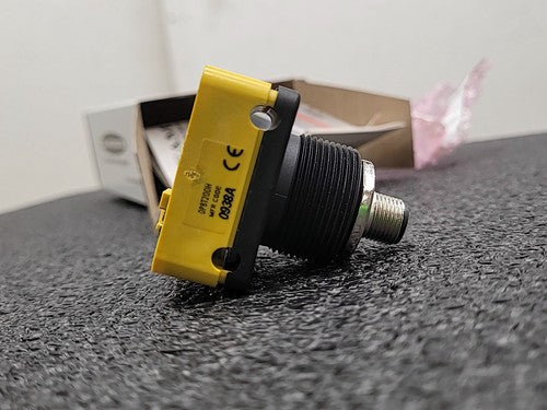 Banner OPBT2QDH 27189 Photoelectric Sensor Omni-Beam Power Block